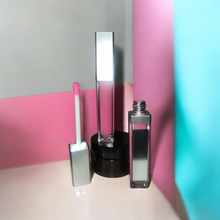 Load image into Gallery viewer, Litt-Gloss! Light-Up Lip Oil