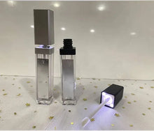 Load image into Gallery viewer, Litt-Gloss! Light-Up Lip Oil